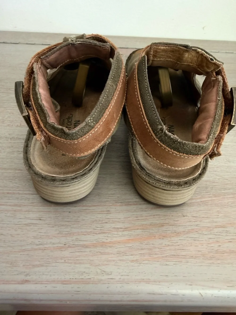 Naot Verbena Olive Suede Leather Boho Sandals EU 39  US 8 Euro Comfort Earthy